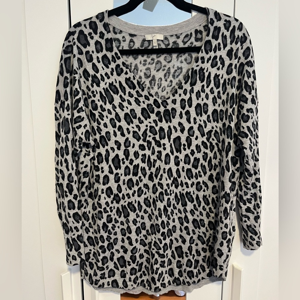 Joie Grey & Black Oversized Cheetah Print V Neck Sweater - Picture 5 of 6